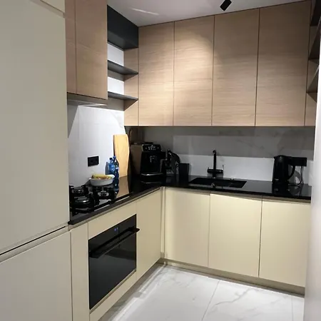 Apartament- Metro Trocka Apartamento