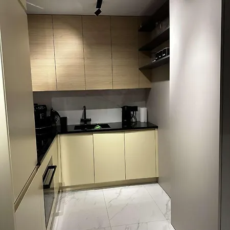 Apartament- Metro Trocka * Varşova