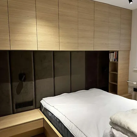 Apartament- Metro Trocka